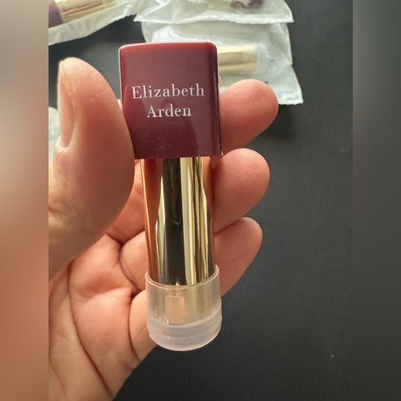 Elizabeth Arden Ceramide Plump Perfect Rouge Lipstick in Perfect Cassis 21 - Picture 3 of 8